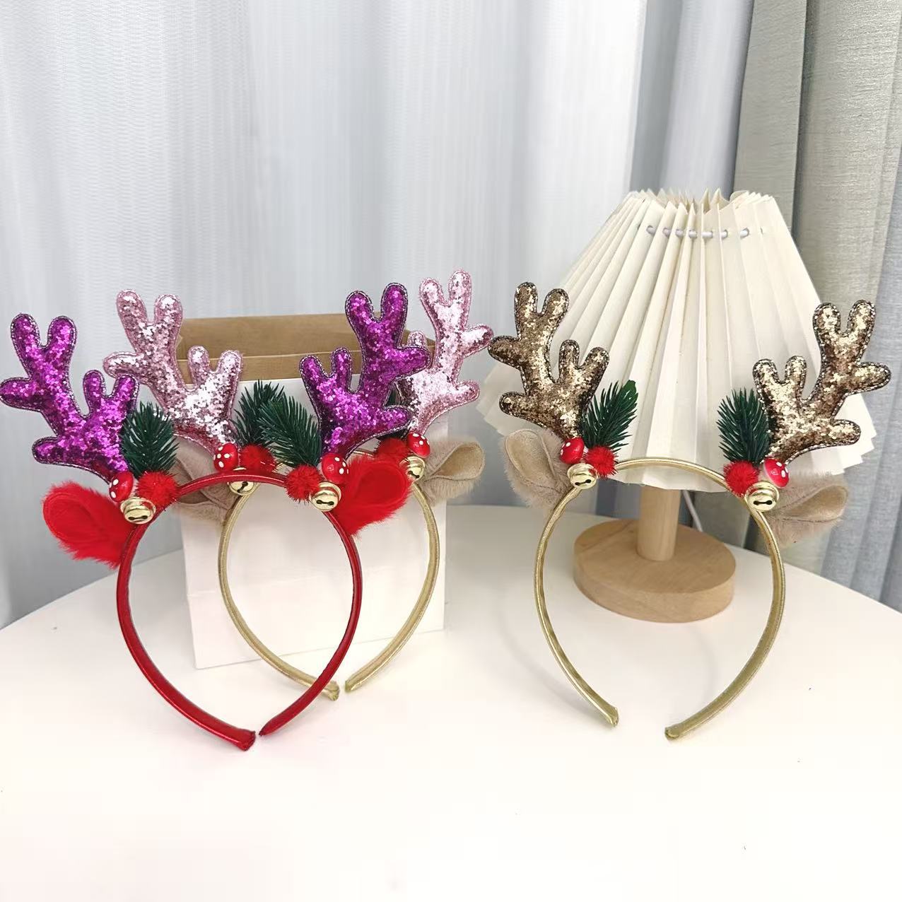 人気のキラキラ光るトナカイの角のヘッドバンド、ゴールドとレッ - Reindeer Antlers Headband のレビューと価格